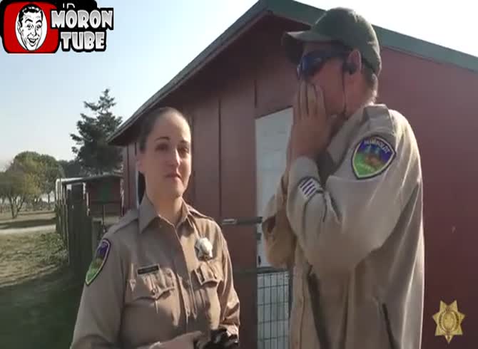 Video: In order to address color blindness, police officers in California provide their colleagues with spectacles